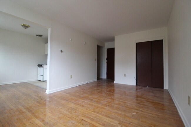 Foto del edificio - 35 Burnside Ave