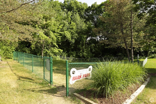 Foto del edificio - Winchell Way Apartments