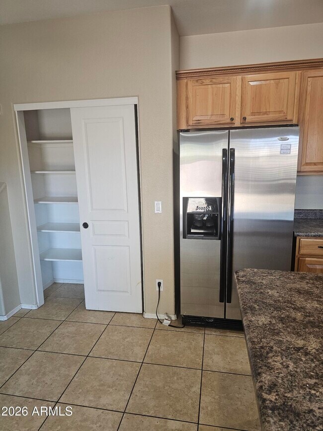 Foto del edificio - 44304 Vineyard St