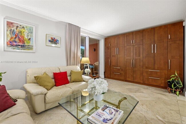 Foto del edificio - 2951 S Bayshore Dr