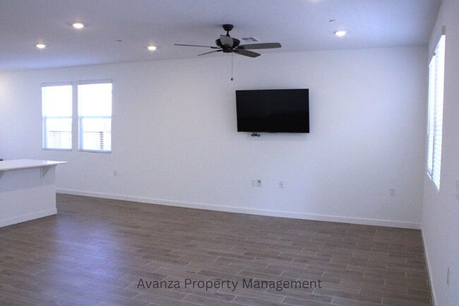 Building Photo - 3422 N Ensanada Ave