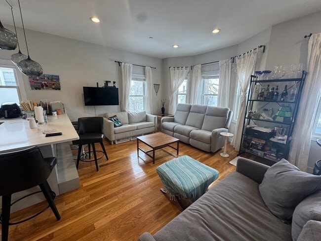 Building Photo - 9 Harding St