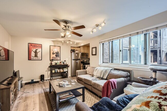Foto del edificio - 644 W Arlington Pl