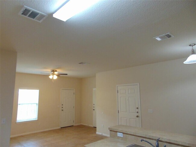 Foto del edificio - 104 Liberty Pl Cove
