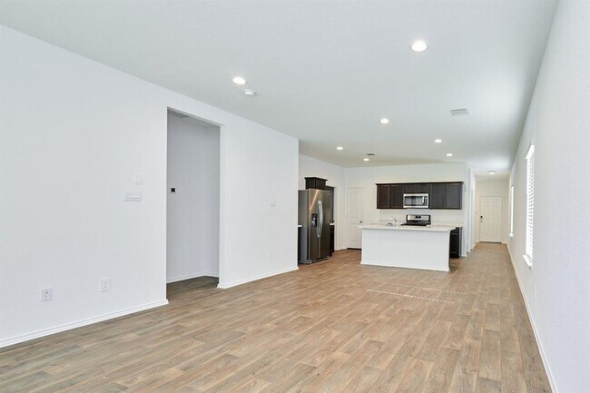 Building Photo - 16877 Short Pnes Dr
