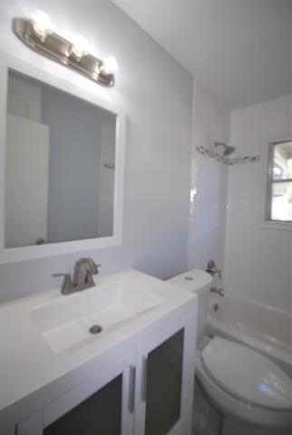 Foto del edificio - 6918 Lockheed Ave