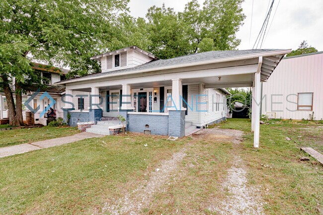 Building Photo - Charming 2 Bedroom in Salisbury!