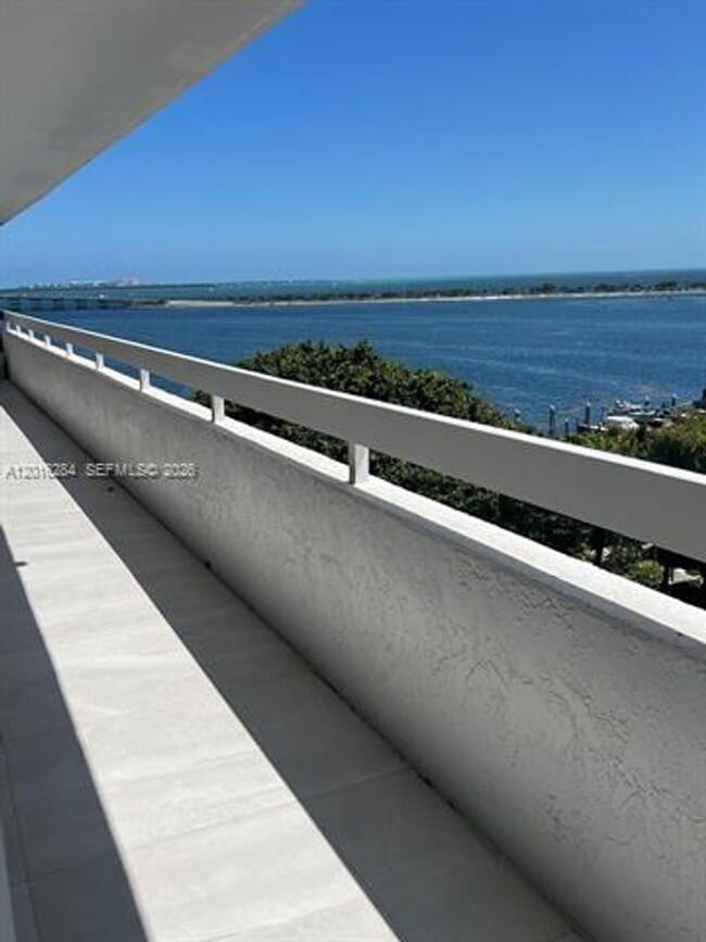 Building Photo - 1627 Brickell Ave