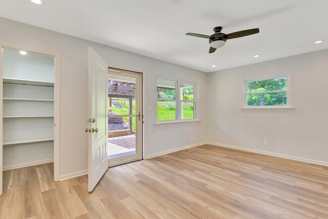 Foto del edificio - 4107 Cherryton Dr