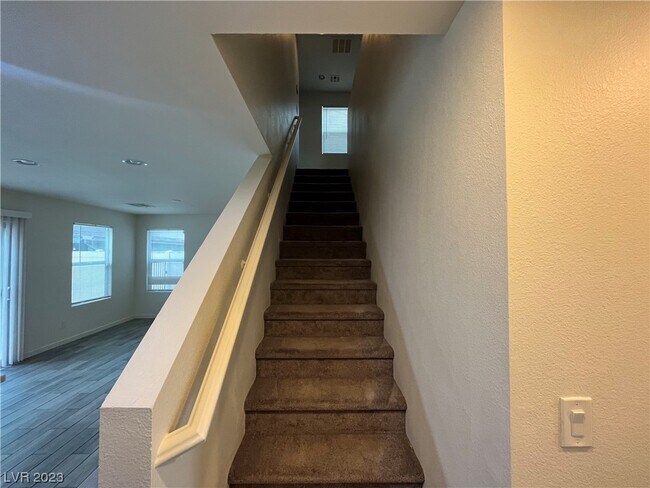 Building Photo - 3644 Via Del Robles Ave