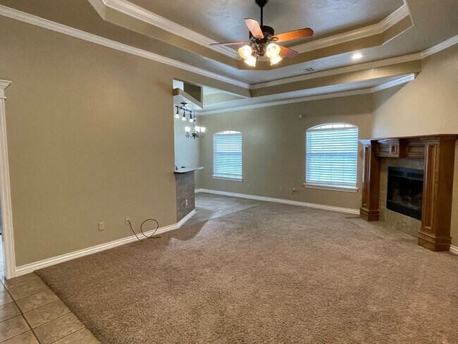 Foto del edificio - Beautiful 4 bed 2 bath home with a spacious up to date kitchen!