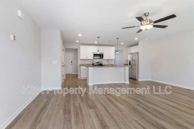 Foto del edificio - 24 Stetson Dr