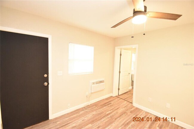 Building Photo - 419 Stremma Rd