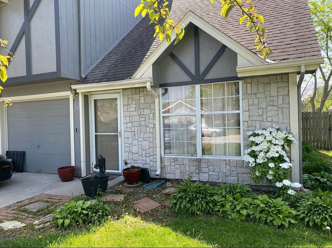 Primary Photo - 1139 Dean Dr