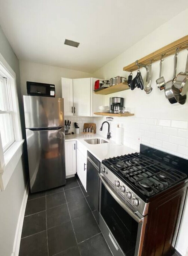 Foto del edificio - 1245 Martin Dr