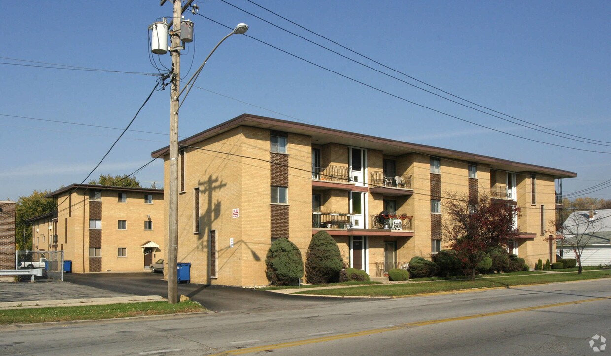 Primary Photo - 3170-3184 W 115th St