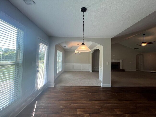 Building Photo - 707 River Mist Cir