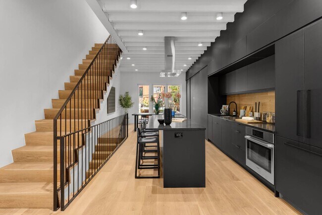 Foto del edificio - 94 Pioneer St