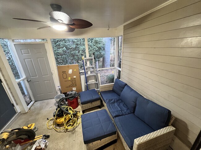 Foto del edificio - 77 Forest Oaks Dr