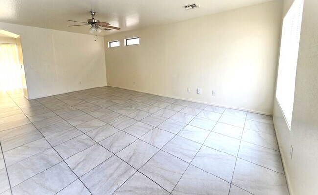Foto del edificio - Charming 3-Bedroom, 2-Bath Rental in El Mirage