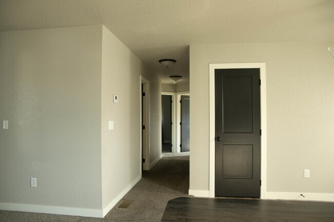 Building Photo - 627 Bomber Way