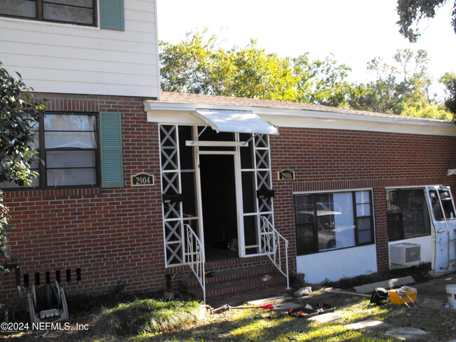Building Photo - 2902 Oak St
