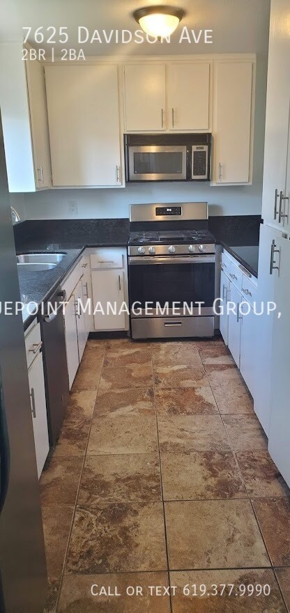 Building Photo - Quiet Town Home  Centrally  Located