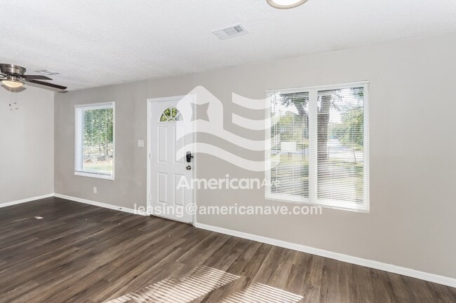 Building Photo - 245 Ward St