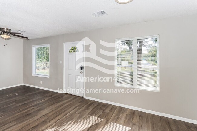 Foto del edificio - 245 Ward St