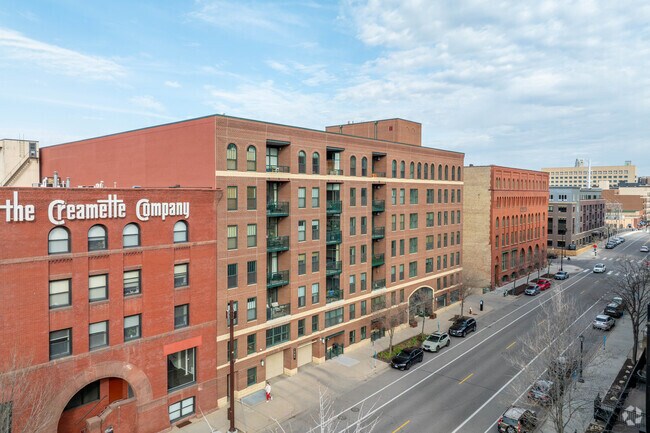 Building Photo - Lindsay Lofts