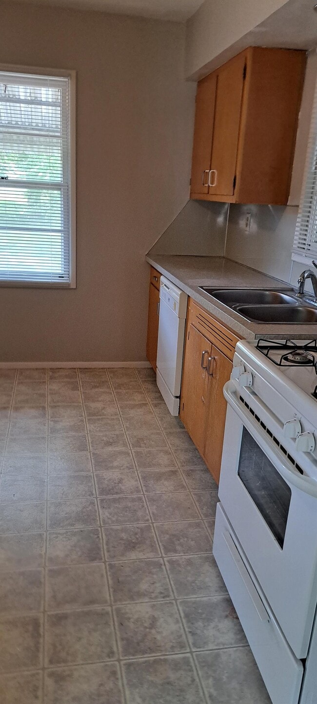 Foto del edificio - 1214 S Saxby Ave