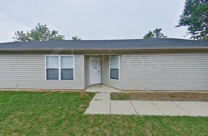Building Photo - 4302 Village Bend Dr