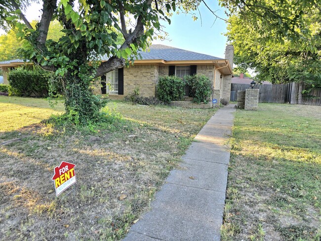 Building Photo - 1001 Hunters Creek Dr