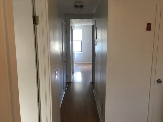 Foto del edificio - 283 W 3rd St