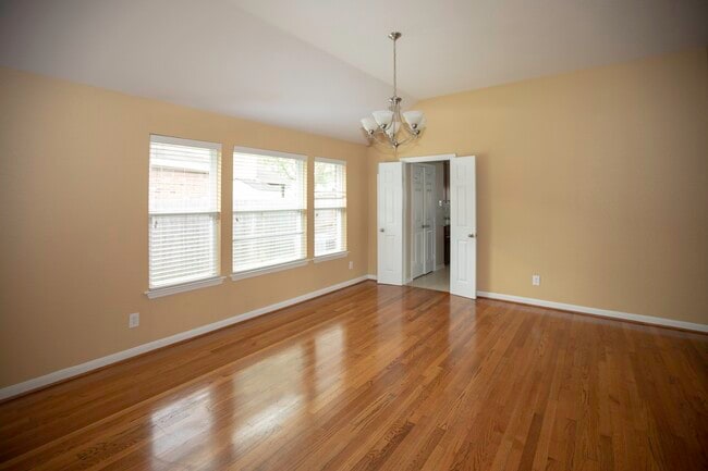 Building Photo - 3006 Reindeer Crescent