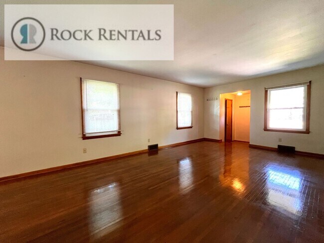 Foto del edificio - 718 N Poplar St