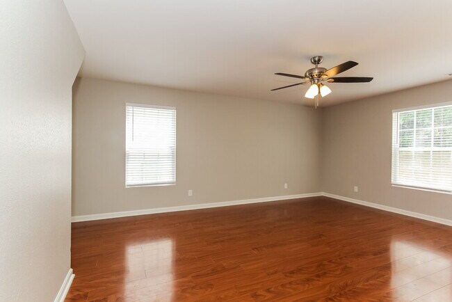 Foto del edificio - 7221 Fox Point Dr