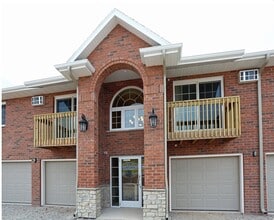 Building Photo - Gray Court