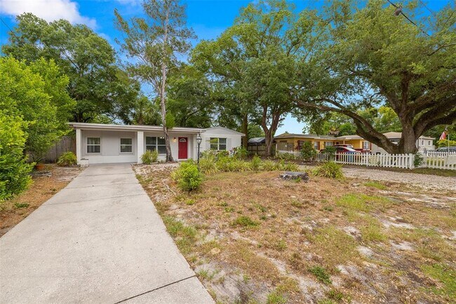 Building Photo - 12113 N Edison Ave
