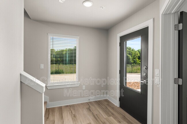 Foto del edificio - 3368 Santee St