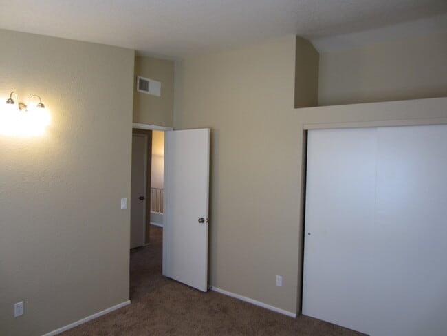 Foto del edificio - Convenient Northwest 4 Bedroom 3 Bath with Use of Community Pools