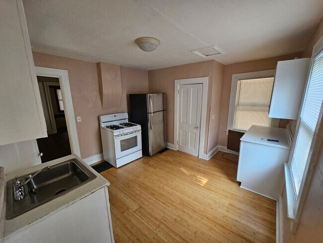 Foto del edificio - Big 3 bed 2 bath home
