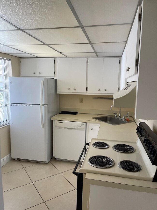 Building Photo - 7715 SW 86th St