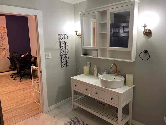 Foto del edificio - 702 Carhart St