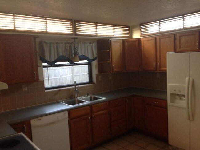 Foto del edificio - 6220 Janina rd