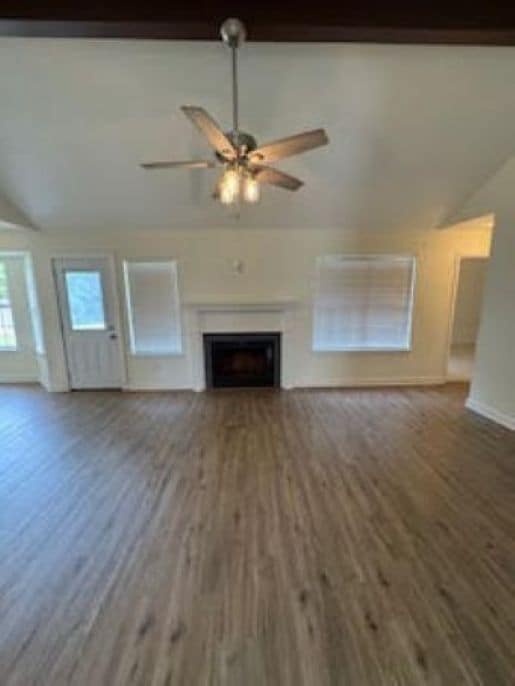 Living - 10713 Plummer Cir