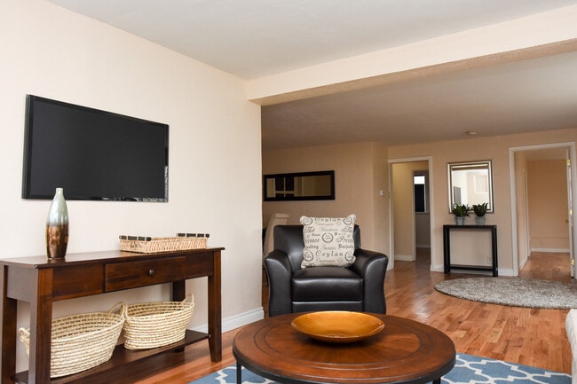 Living/Dining Rooms - 725 Meade St