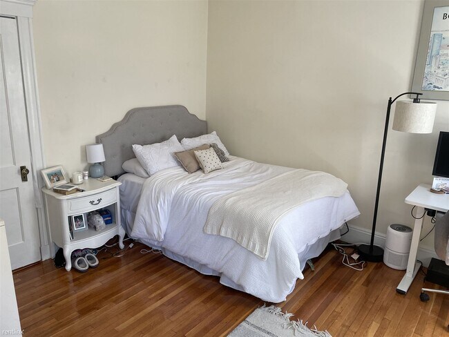 Foto del edificio - 4 br, 1 bath House - 84 University Rd 2
