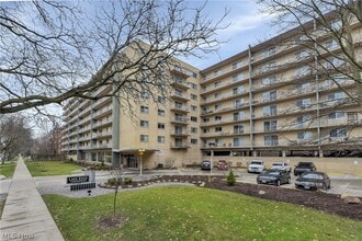 Building Photo - 10301 Lake Ave