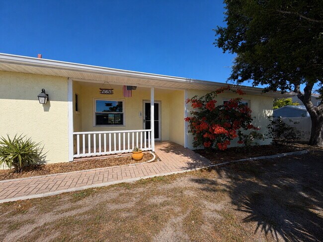 Building Photo - "Waterfront Home with Dock! 3-Bedroom Oasis with 2 Baths and 1,800 Sq Ft of Comfort in Hudson, FL!"